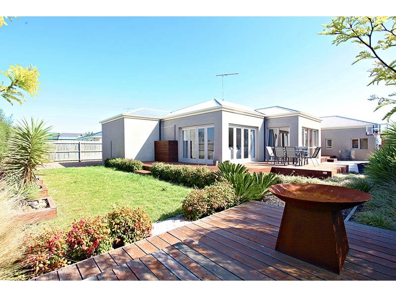 71 Country Gardens Drive, Lara VIC 3212