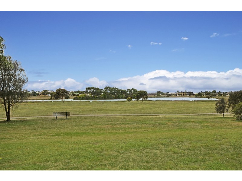 11 Lake Road, Lara VIC 3212