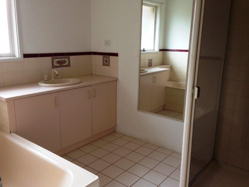 1 Henderson Drive, Lara VIC 3212