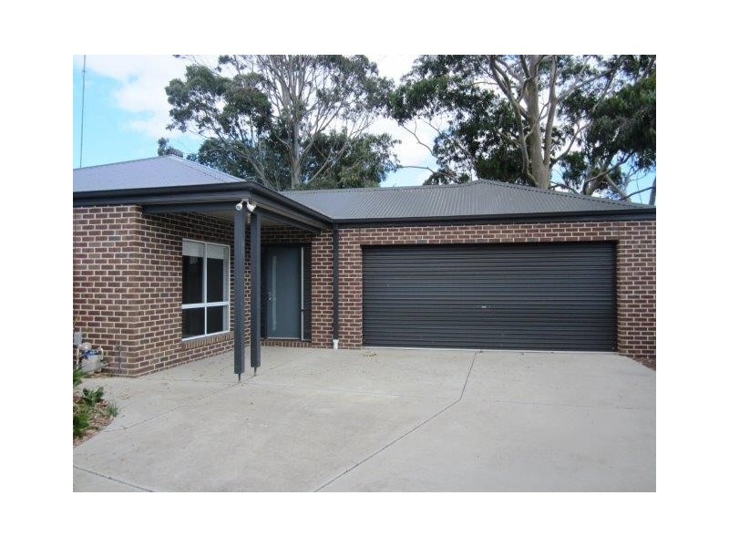 2/5 Corvi Court, Lara VIC 3212