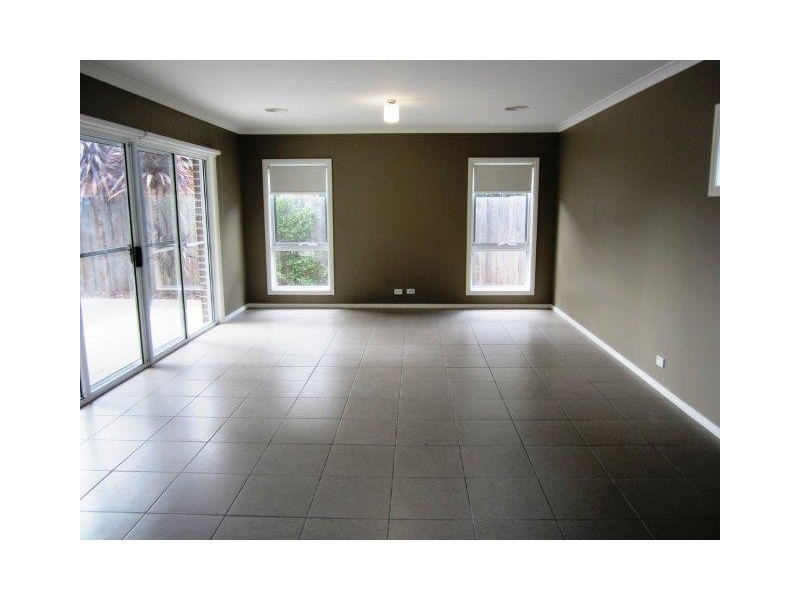 2/5 Corvi Court, Lara VIC 3212