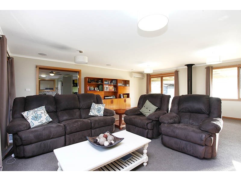 85 Old Melbourne Road, Lara VIC 3212