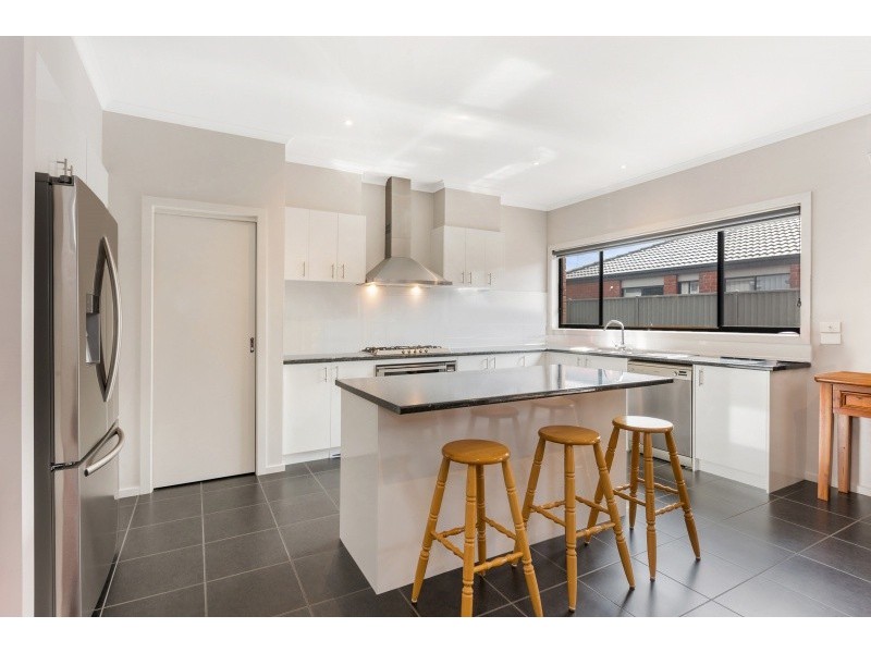 44 Moorhen Drive, Lara VIC 3212