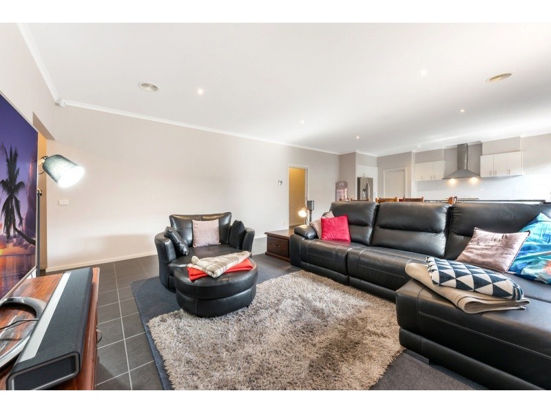 44 Moorhen Drive, Lara VIC 3212