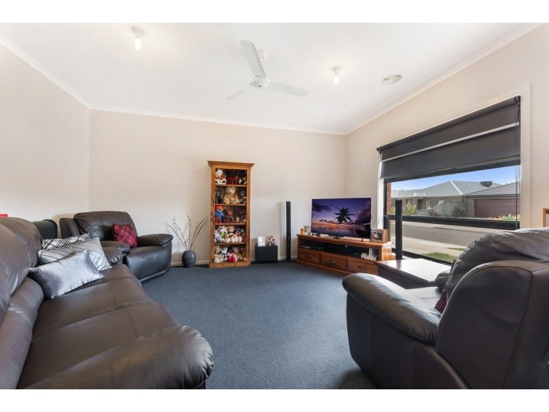 44 Moorhen Drive, Lara VIC 3212