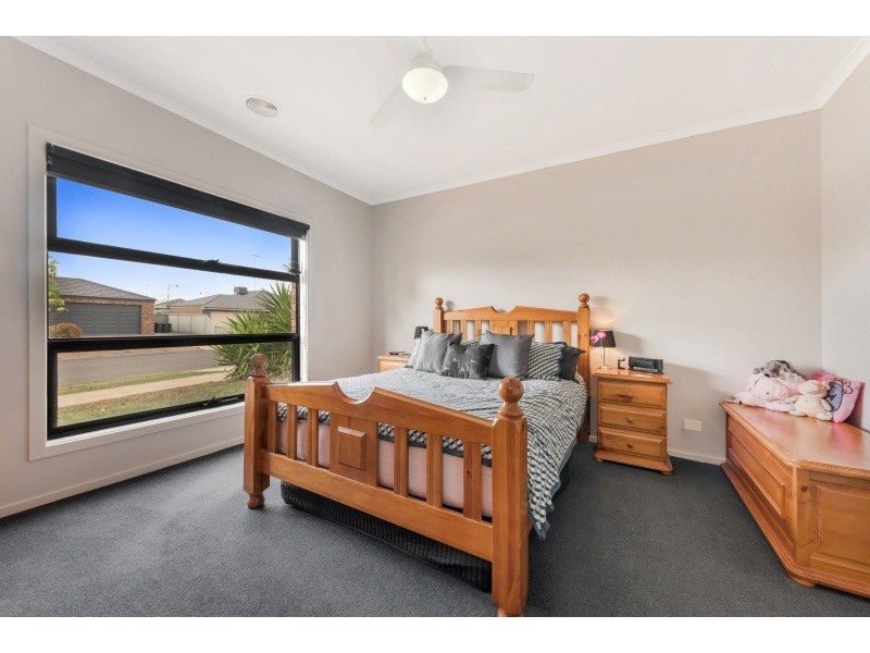 44 Moorhen Drive, Lara VIC 3212