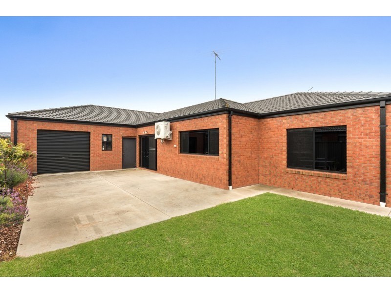 44 Moorhen Drive, Lara VIC 3212