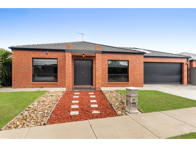 44 Moorhen Drive, Lara VIC 3212