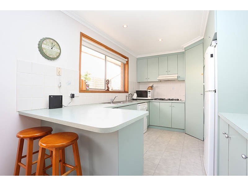 33 Henderson Drive, Lara VIC 3212