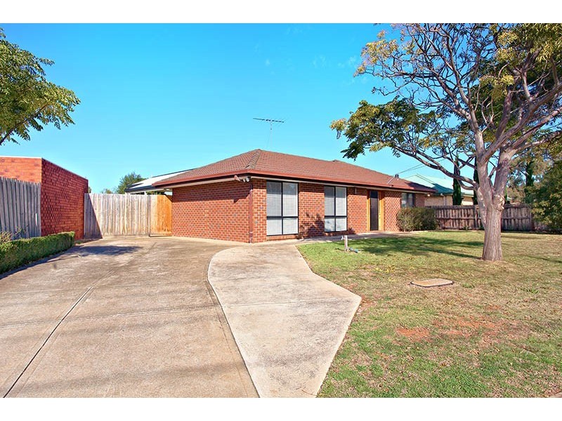 48 Cameron Cresent, Lara VIC 3212