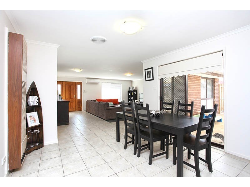 48 Cameron Cresent, Lara VIC 3212