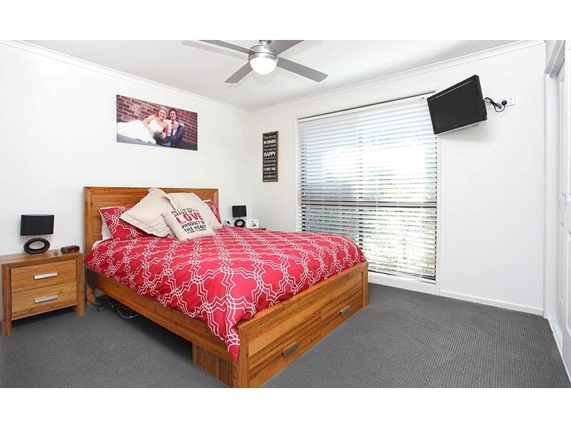 48 Cameron Cresent, Lara VIC 3212