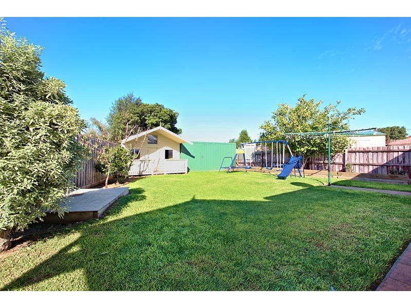 48 Cameron Cresent, Lara VIC 3212