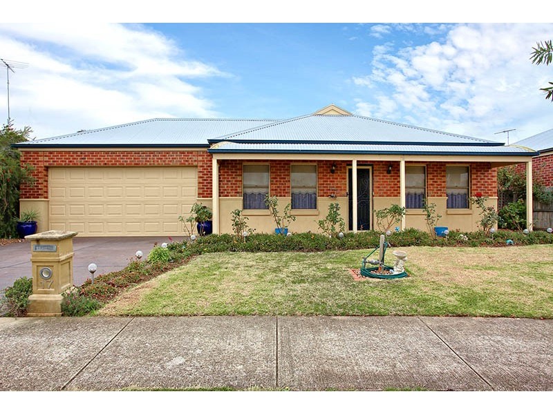 17 Greenleaf Drive, Lara VIC 3212