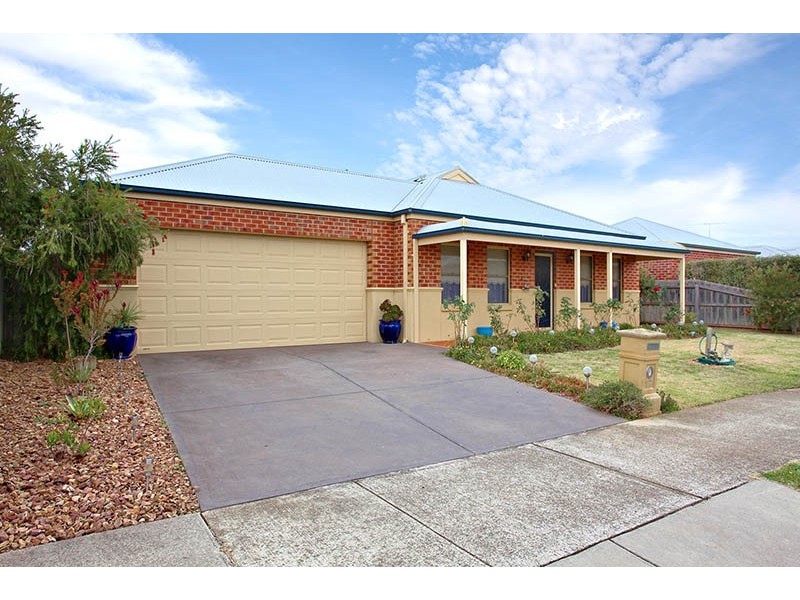 17 Greenleaf Drive, Lara VIC 3212