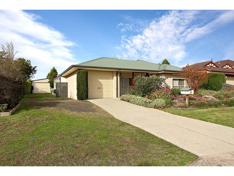 12 Cumberland Drive, Lara VIC 3212
