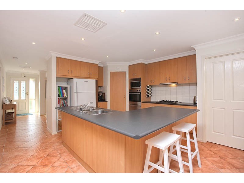 9 Cypress Court, Lara VIC 3212