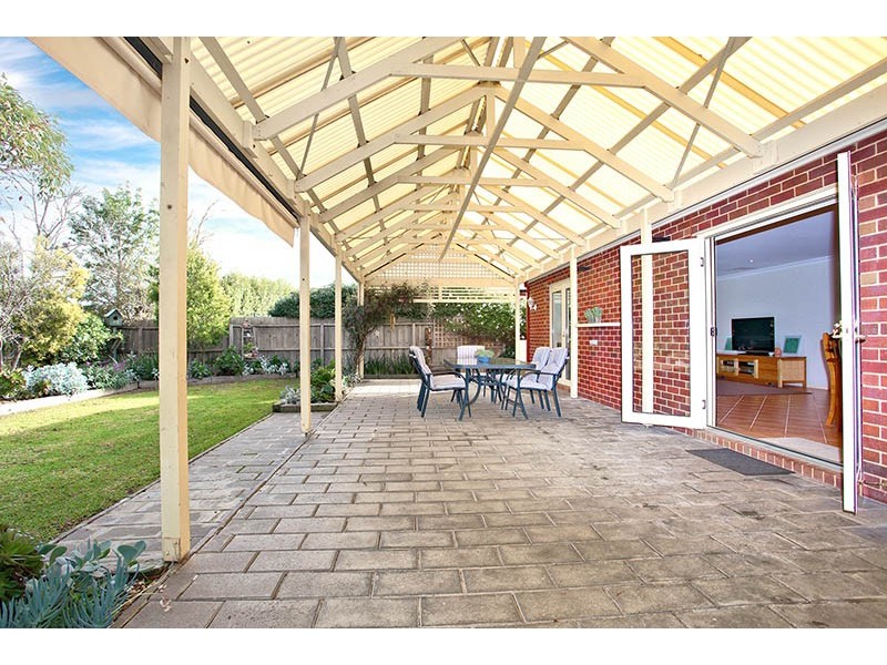 9 Cypress Court, Lara VIC 3212