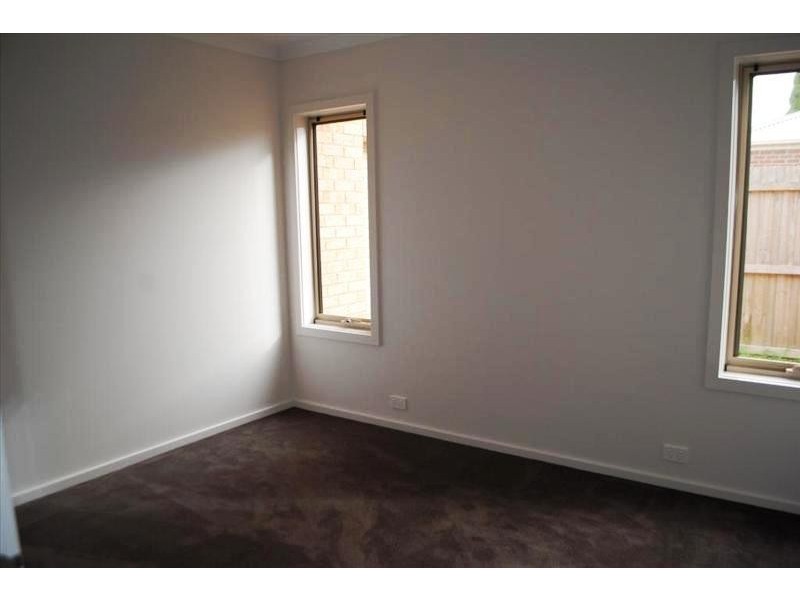 2/18 Curletts Road, Lara VIC 3212