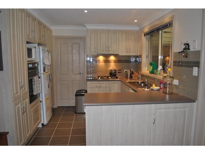 18 Lake Road, Lara VIC 3212