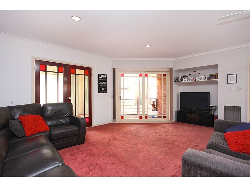 2 Swindon Court, Lara VIC 3212