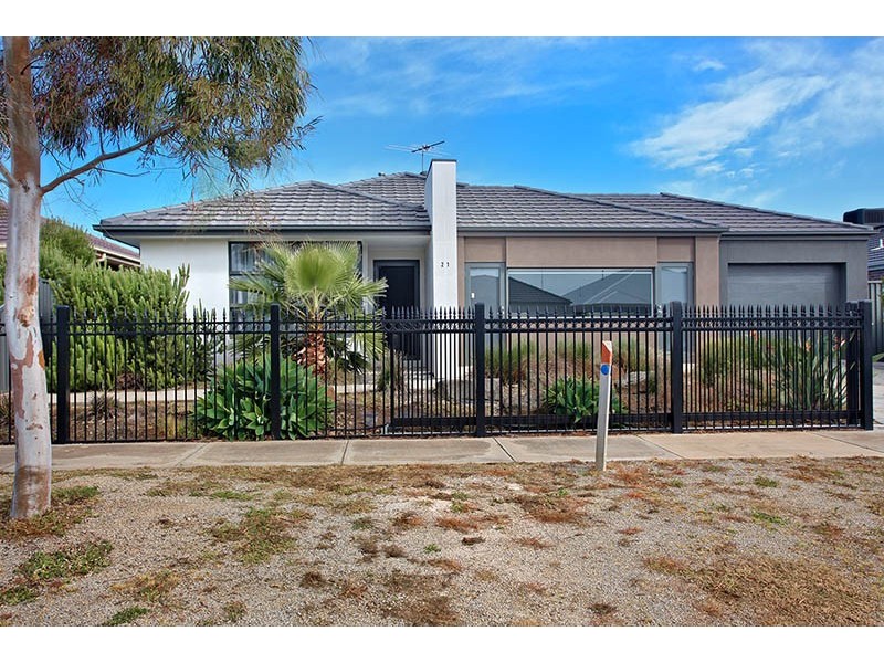 21 Springwater Drive, Lara VIC 3212