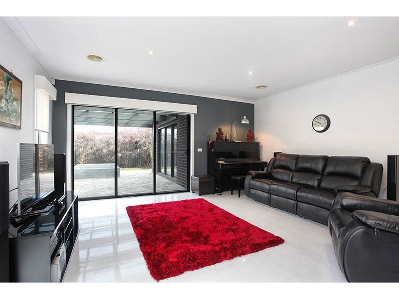 21 Springwater Drive, Lara VIC 3212