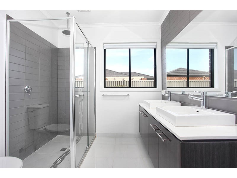 21 Springwater Drive, Lara VIC 3212