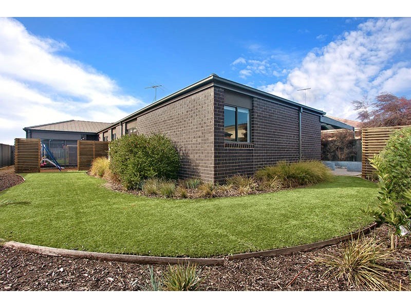 21 Springwater Drive, Lara VIC 3212