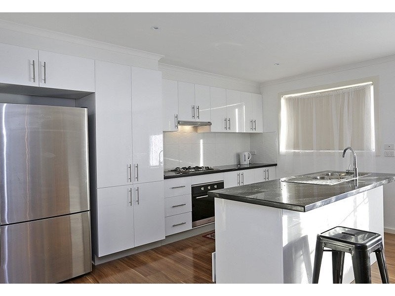 2/15 Watsonia Grove, Norlane VIC 3214