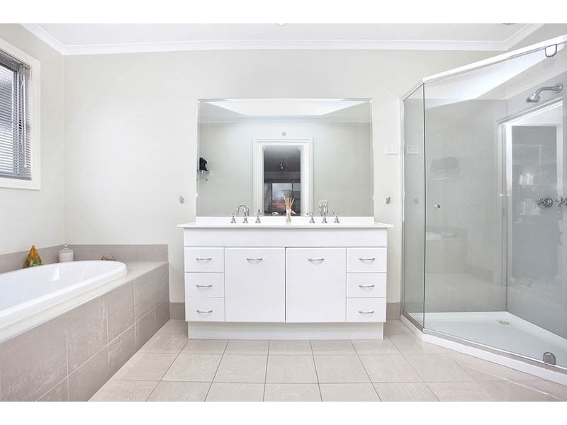 567 Bacchus Marsh Road, Lara VIC 3212