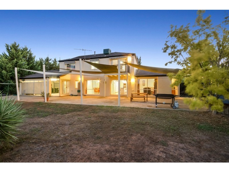 16 Wongalea Drive, Lara VIC 3212