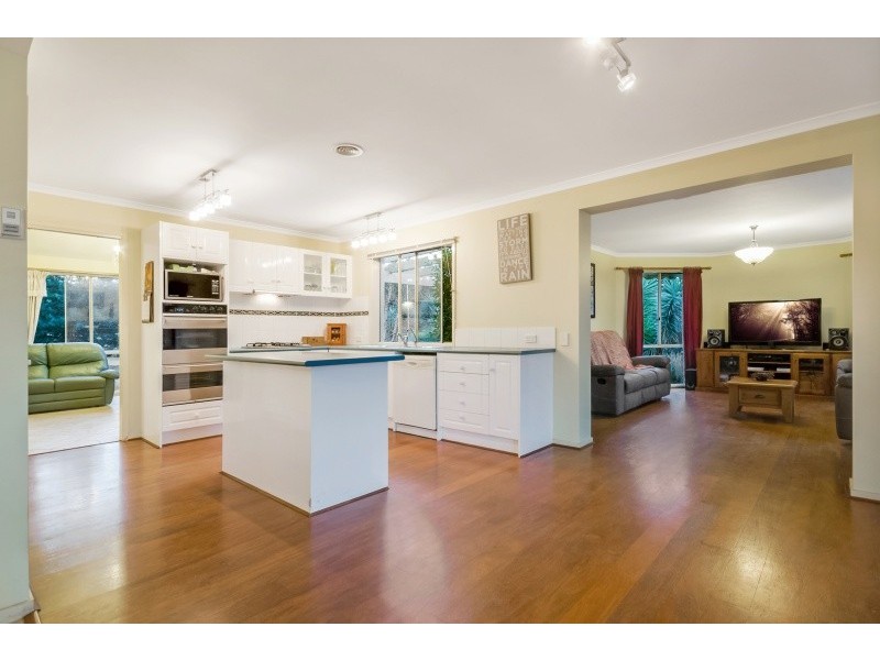 16 Wongalea Drive, Lara VIC 3212