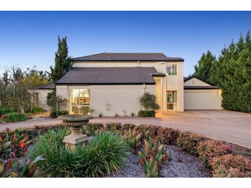 16 Wongalea Drive, Lara VIC 3212
