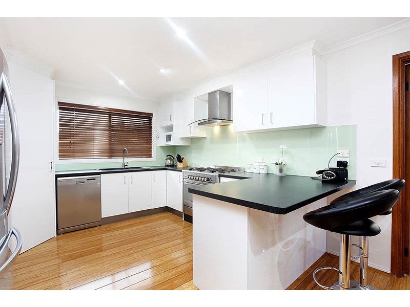 14 Canterbury Road East, Lara VIC 3212