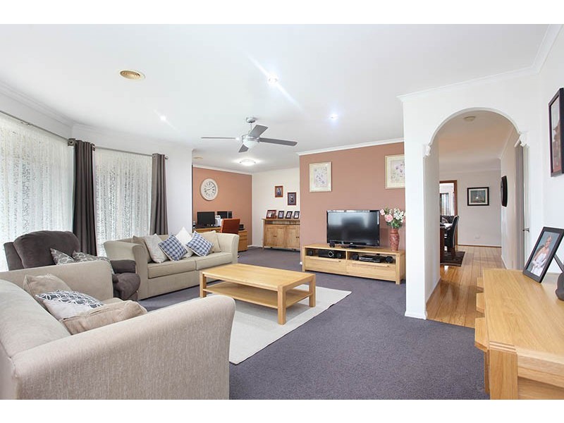 14 Canterbury Road East, Lara VIC 3212