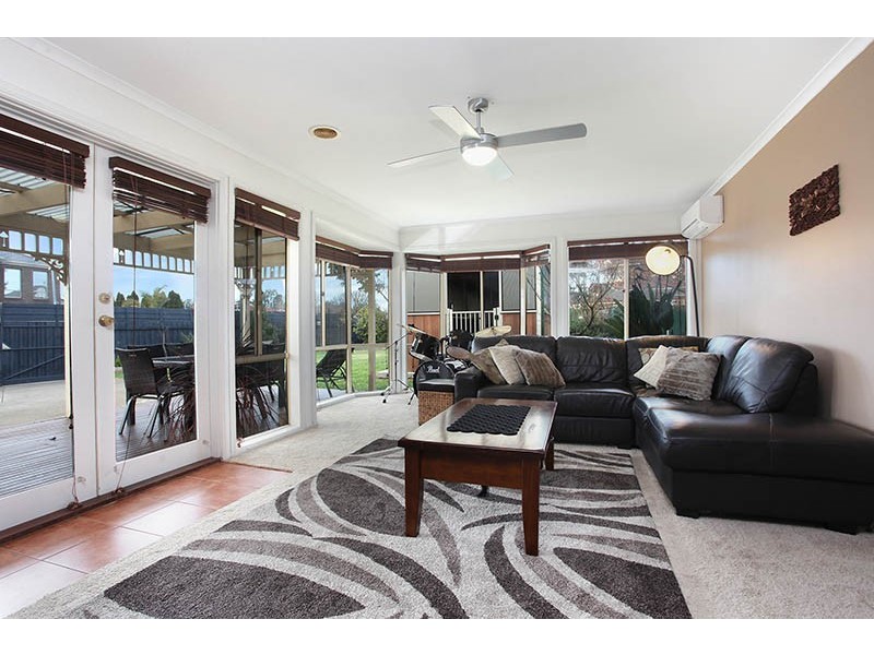 14 Canterbury Road East, Lara VIC 3212