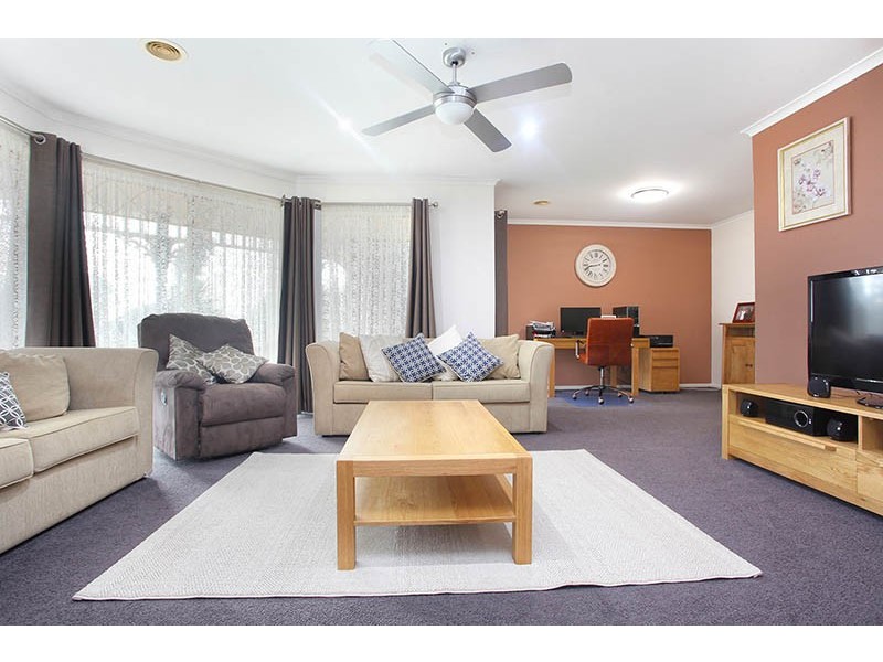 14 Canterbury Road East, Lara VIC 3212