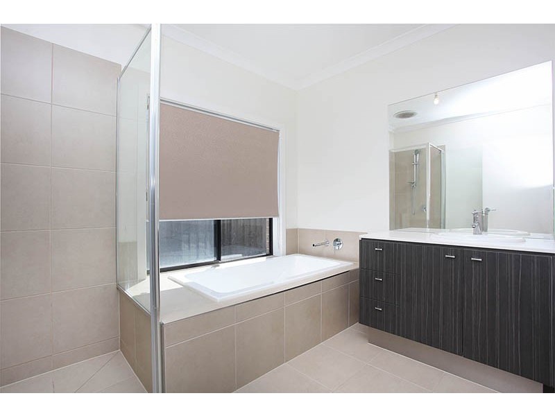 9 Stilt Court, Lara VIC 3212