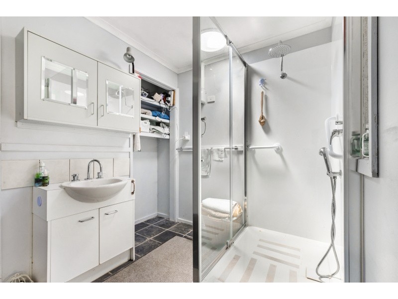 2 Scarlett Grove, Lara VIC 3212