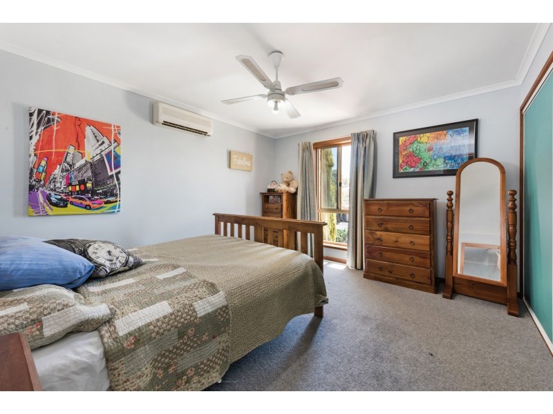 2 Scarlett Grove, Lara VIC 3212