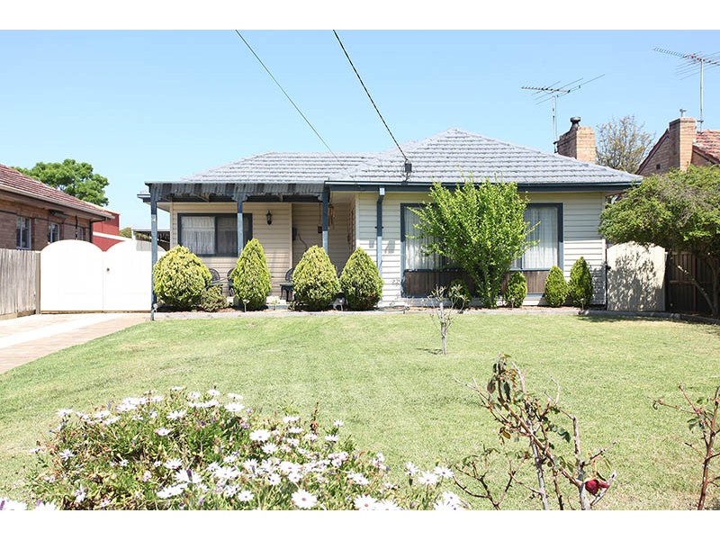 14 Myrtle Grove, North Shore VIC 3214