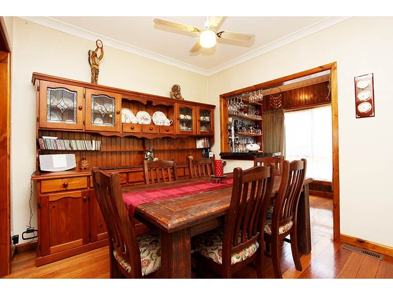 14 Myrtle Grove, North Shore VIC 3214