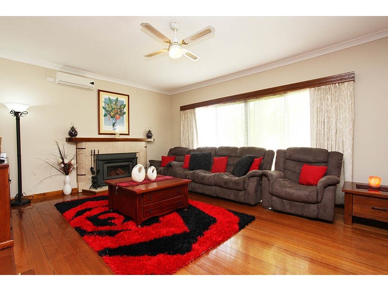 14 Myrtle Grove, North Shore VIC 3214