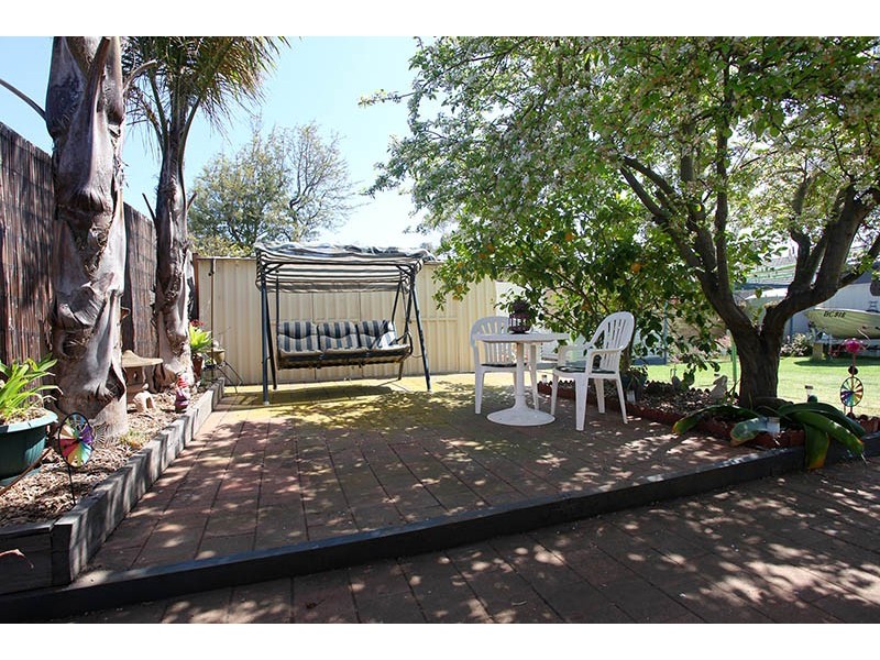 14 Myrtle Grove, North Shore VIC 3214