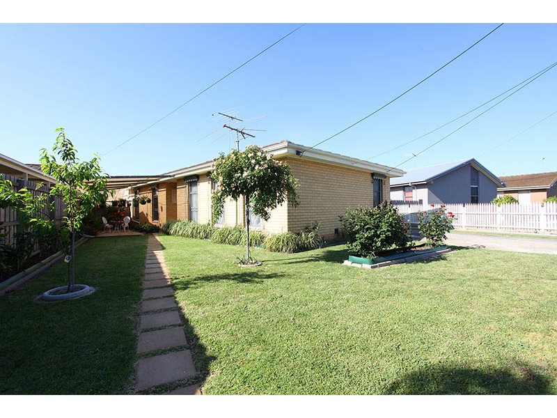 16 Howitt Ave, Corio VIC 3214