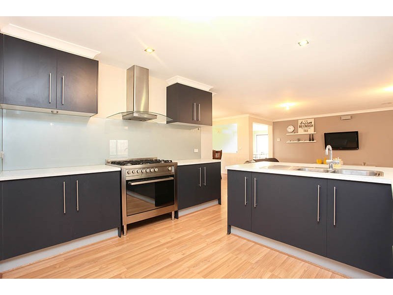 2 Sterling Mews, Tarneit VIC 3029