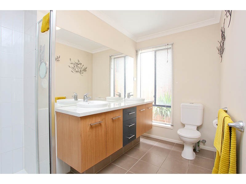 2 Sterling Mews, Tarneit VIC 3029