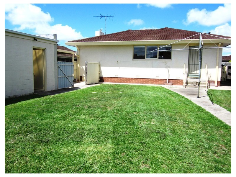 8 Kansas Avenue, Bell Post Hill VIC 3215
