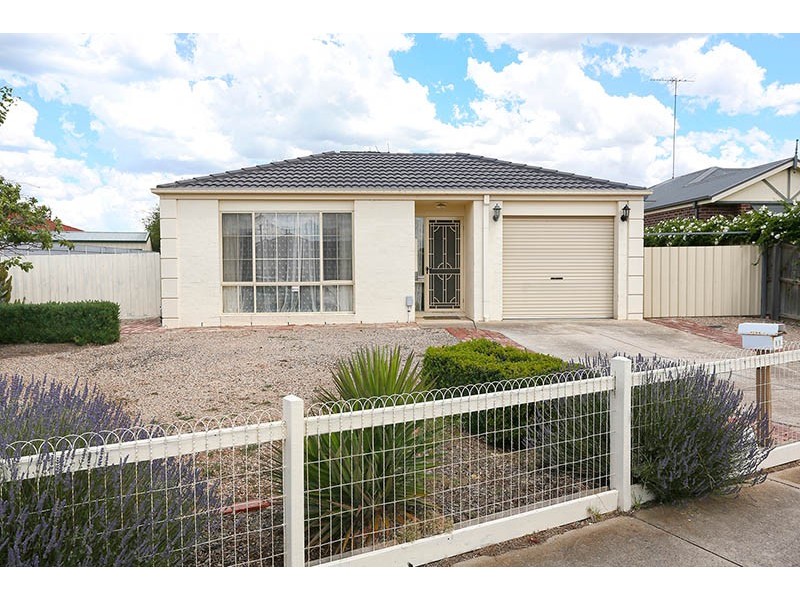 41 Greenleaf Drive, Lara VIC 3212